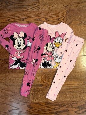 Size 5 girls bundle of 2 pairs of 2-piece Minnie Mouse pajamas.